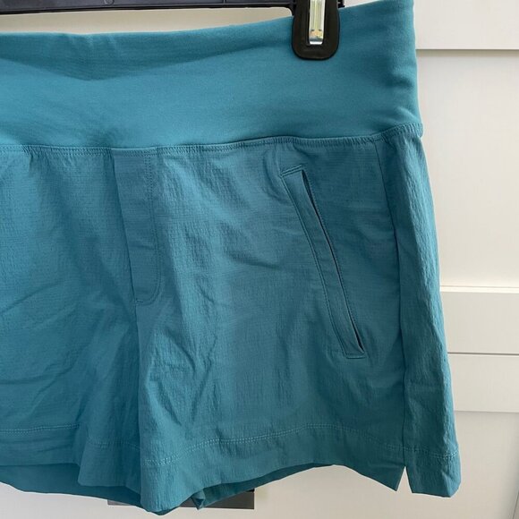 Athleta Trekkie North Athletic Pull On Nylon Spandex Shorts Teal Green Sz 6 NWOT - Picture 2 of 7